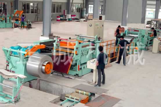 High speed decoiling-Leveling-shearing-stacking production line